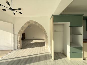 KKTC Girne Lapta Bölgesinde 1262 m2 Arsa İçinde Satılık 2+2 Villa