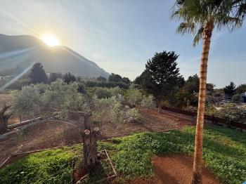 KKTC Girne Lapta Bölgesinde 1262 m2 Arsa İçinde Satılık 2+2 Villa