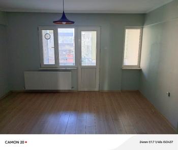 EMLAK HABERCİSİ 'NDEN MUDANYA HALİTPAŞA DENİZE 50 ADIM MESAFEDE ARA KAT 65 M2 NET GENİŞ 1+1 DAİRE