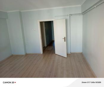 EMLAK HABERCİSİ 'NDEN MUDANYA HALİTPAŞA DENİZE 50 ADIM MESAFEDE ARA KAT 65 M2 NET GENİŞ 1+1 DAİRE