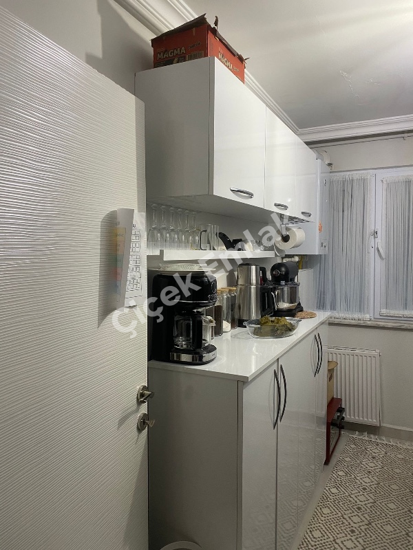 Çırçır Metro'ya 7 Dk Otoparklı 3.Kat 2+1 Satılık Daire