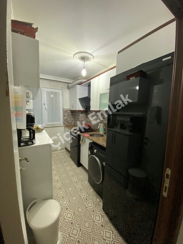 Çırçır Metro'ya 7 Dk Otoparklı 3.Kat 2+1 Satılık Daire