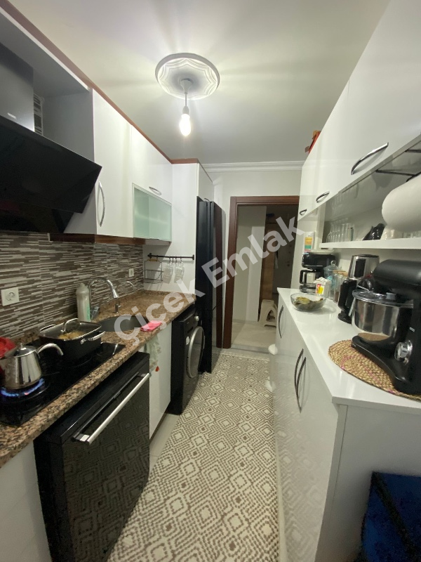 Çırçır Metro'ya 7 Dk Otoparklı 3.Kat 2+1 Satılık Daire