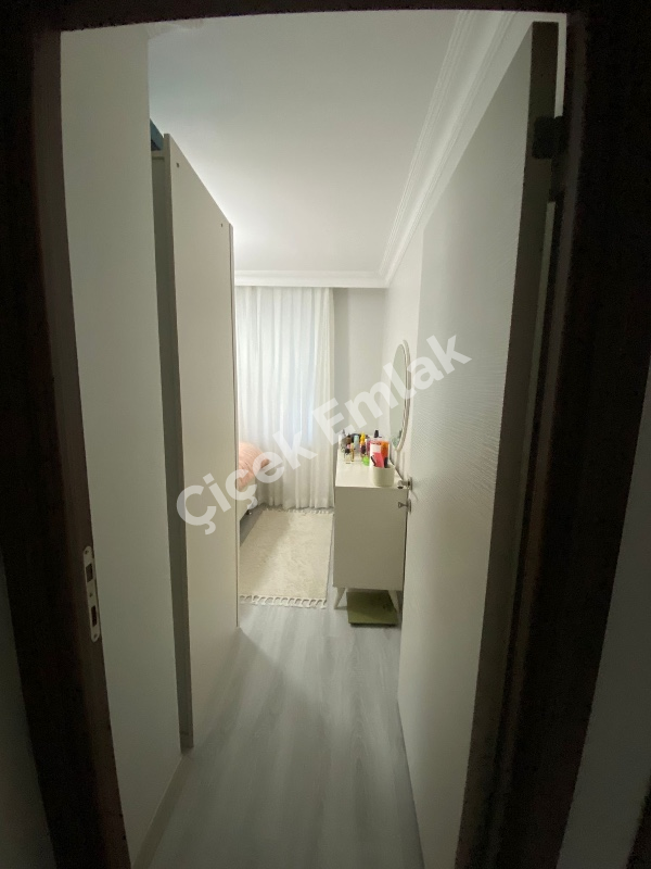 Çırçır Metro'ya 7 Dk Otoparklı 3.Kat 2+1 Satılık Daire