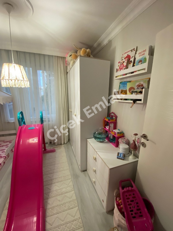 Çırçır Metro'ya 7 Dk Otoparklı 3.Kat 2+1 Satılık Daire