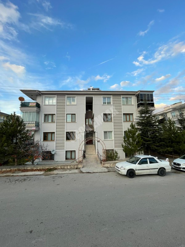 AFYON ÜÇOK EMLAKTAN KANLICA MAH SATILIK 3+1 TEMİZ BAKIMLI DAİRE