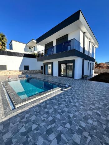 DİDİM ALTINKUM MAHALLESİNDE 290 M² ARSA İÇİNDE  4+1 TAM MÜSTAKİL HAVUZLU LÜKS VİLLA