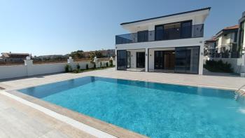 DİDİM HİSAR MAHALLESİNDE EŞYALI MÜSTAKİL HAVUZLU ,KIŞ BAHÇELİ LÜKS VİLLA