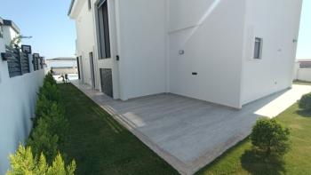 DİDİM HİSAR MAHALLESİNDE EŞYALI MÜSTAKİL HAVUZLU ,KIŞ BAHÇELİ LÜKS VİLLA