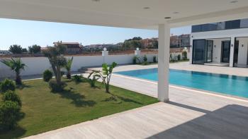 DİDİM HİSAR MAHALLESİNDE EŞYALI MÜSTAKİL HAVUZLU ,KIŞ BAHÇELİ LÜKS VİLLA