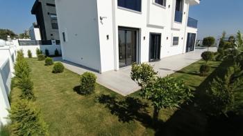 DİDİM HİSAR MAHALLESİNDE EŞYALI MÜSTAKİL HAVUZLU ,KIŞ BAHÇELİ LÜKS VİLLA