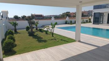 DİDİM HİSAR MAHALLESİNDE EŞYALI MÜSTAKİL HAVUZLU ,KIŞ BAHÇELİ LÜKS VİLLA