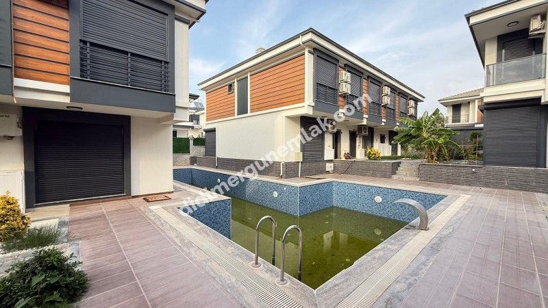  DİDİM HİSAR MAHALLESİNDE EŞYALI  HAVUZLU SİTE İÇİNDE  3+1  LÜKS  SATILIK VİLLA