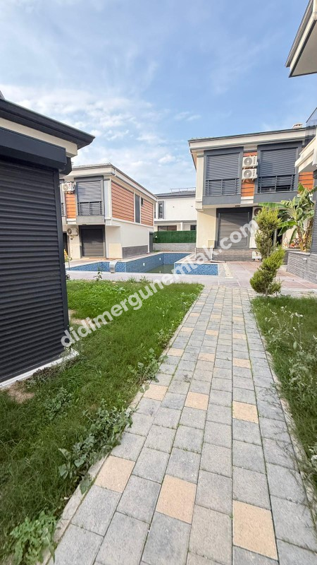  DİDİM HİSAR MAHALLESİNDE EŞYALI  HAVUZLU SİTE İÇİNDE  3+1  LÜKS  SATILIK VİLLA