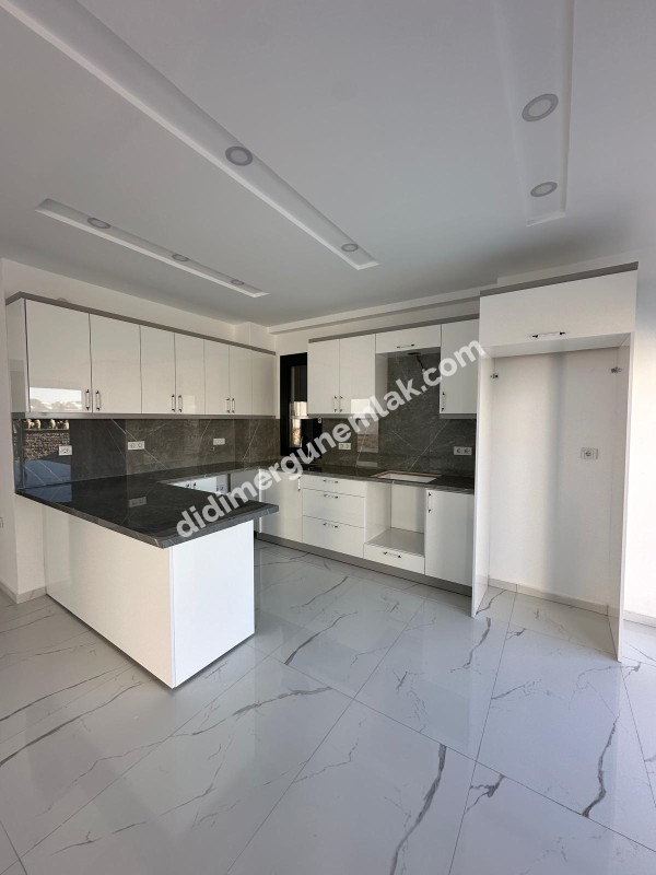 DİDİM ALTINKUM MAHALLESİNDE 290 M² ARSA İÇİNDE  4+1 TAM MÜSTAKİL HAVUZLU LÜKS VİLLA