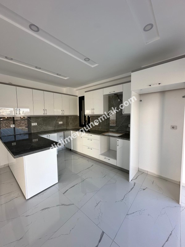 DİDİM ALTINKUM MAHALLESİNDE 290 M² ARSA İÇİNDE  4+1 TAM MÜSTAKİL HAVUZLU LÜKS VİLLA