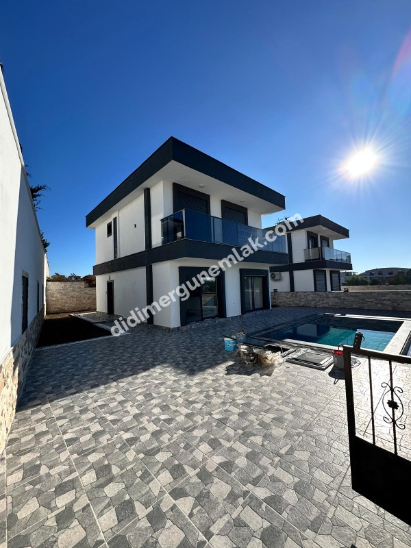 DİDİM ALTINKUM MAHALLESİNDE 290 M² ARSA İÇİNDE  4+1 TAM MÜSTAKİL HAVUZLU LÜKS VİLLA