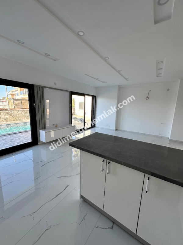 DİDİM ALTINKUM MAHALLESİNDE 290 M² ARSA İÇİNDE  4+1 TAM MÜSTAKİL HAVUZLU LÜKS VİLLA