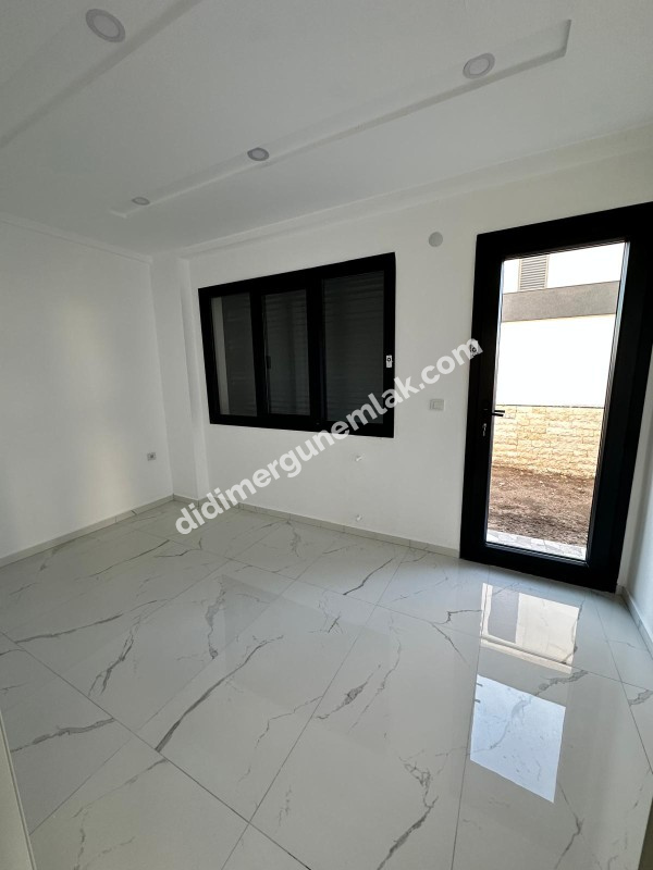DİDİM ALTINKUM MAHALLESİNDE 290 M² ARSA İÇİNDE  4+1 TAM MÜSTAKİL HAVUZLU LÜKS VİLLA