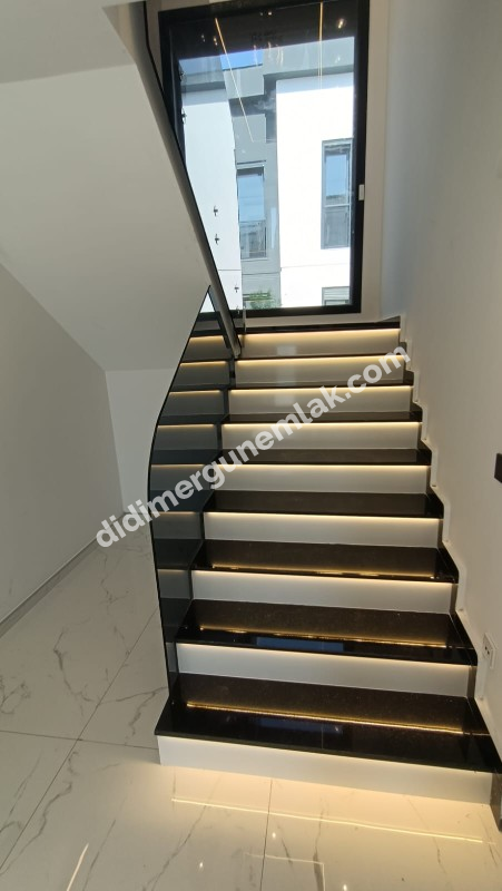 DİDİM HİSAR MAHALLESİNDE EŞYALI MÜSTAKİL HAVUZLU ,KIŞ BAHÇELİ LÜKS VİLLA