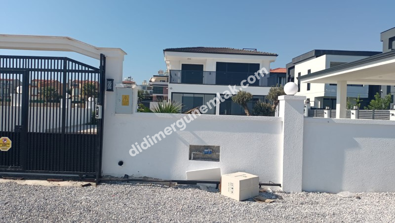 DİDİM HİSAR MAHALLESİNDE EŞYALI MÜSTAKİL HAVUZLU ,KIŞ BAHÇELİ LÜKS VİLLA