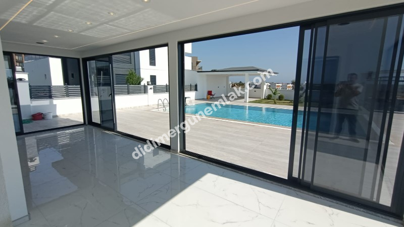 DİDİM HİSAR MAHALLESİNDE EŞYALI MÜSTAKİL HAVUZLU ,KIŞ BAHÇELİ LÜKS VİLLA