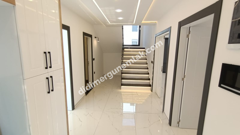 DİDİM HİSAR MAHALLESİNDE EŞYALI MÜSTAKİL HAVUZLU ,KIŞ BAHÇELİ LÜKS VİLLA