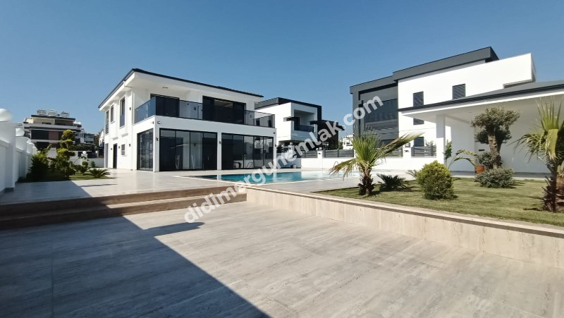 DİDİM HİSAR MAHALLESİNDE EŞYALI MÜSTAKİL HAVUZLU ,KIŞ BAHÇELİ LÜKS VİLLA