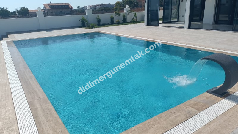 DİDİM HİSAR MAHALLESİNDE EŞYALI MÜSTAKİL HAVUZLU ,KIŞ BAHÇELİ LÜKS VİLLA