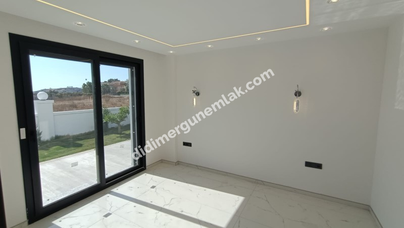 DİDİM HİSAR MAHALLESİNDE EŞYALI MÜSTAKİL HAVUZLU ,KIŞ BAHÇELİ LÜKS VİLLA