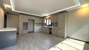 Elmas’tan Merkez’de Daha Lüksü Yok! Şık Ferah 4+1