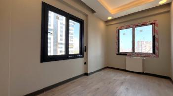 Elmas’tan Merkez’de Daha Lüksü Yok! Şık Ferah 4+1