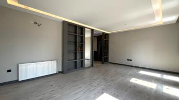 Elmas’tan Merkez’de Daha Lüksü Yok! Şık Ferah 4+1