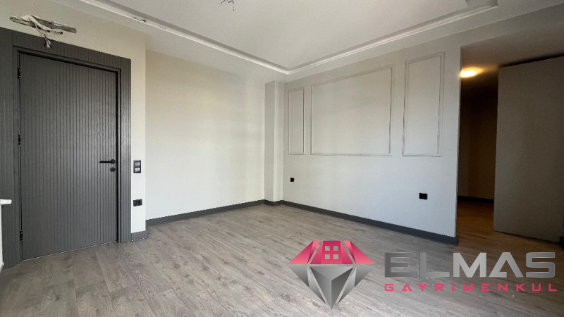 Elmas’tan Merkez’de Daha Lüksü Yok! Şık Ferah 4+1