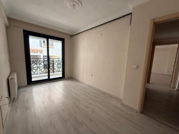 karşıyaka cumhuriyet mahallesinde 2+1 satılık daire