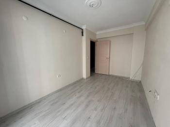 karşıyaka cumhuriyet mahallesinde 2+1 satılık daire