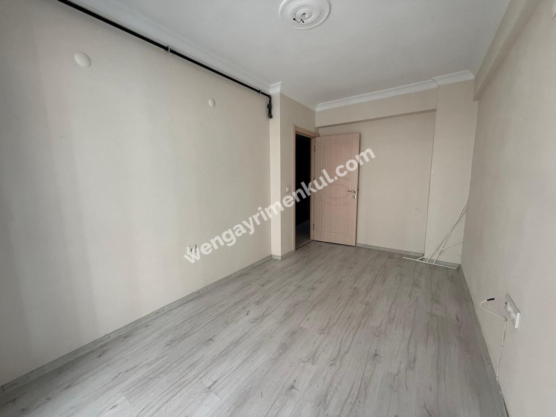 karşıyaka cumhuriyet mahallesinde 2+1 satılık daire