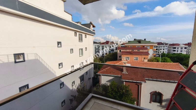 KAVAKLI MAH SATILIK 4+1 DUBLEX DAİRE KAT MÜLKİYETLİ OTOPARKLI