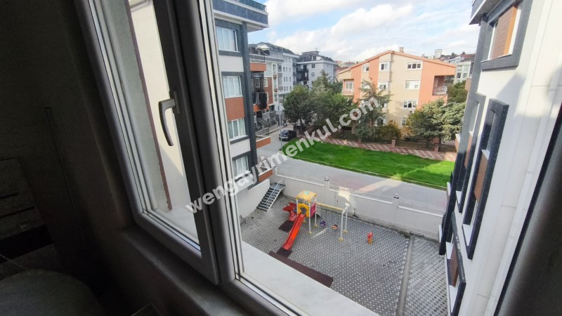 KAVAKLI MAH SATILIK 4+1 DUBLEX DAİRE KAT MÜLKİYETLİ OTOPARKLI