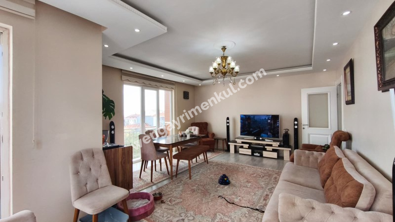 KAVAKLI MAH SATILIK 4+1 DUBLEX DAİRE KAT MÜLKİYETLİ OTOPARKLI