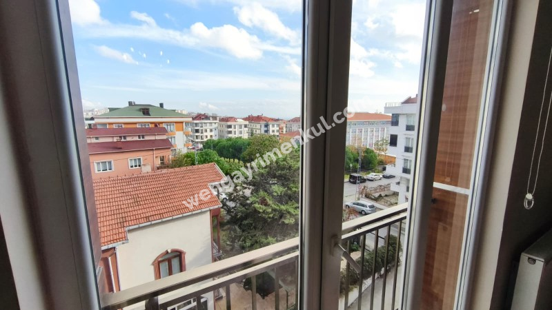 KAVAKLI MAH SATILIK 4+1 DUBLEX DAİRE KAT MÜLKİYETLİ OTOPARKLI