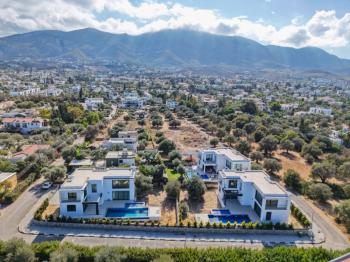 Kıbrıs Girne Ozanköy Bölgesinde Satılık 4 Yatak Odalı Villa