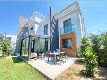 Kıbrıs Girne Ozanköy Havuzlu Site İçerisinde Bahçeli Satılık 2+1 Daire