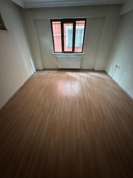 Yeşilpınar'da 2+1 Giriş Altı Kot 1 Yeni Bina'da Kiralık Daire