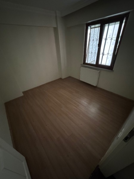 Yeşilpınar'da 2+1 Giriş Altı Kot 1 Yeni Bina'da Kiralık Daire