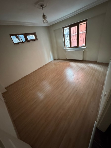 Yeşilpınar'da 2+1 Giriş Altı Kot 1 Yeni Bina'da Kiralık Daire