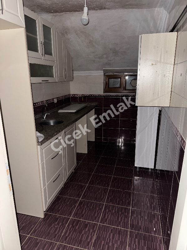 Yeşilpınar'da 2+1 Giriş Altı Kot 1 Yeni Bina'da Kiralık Daire