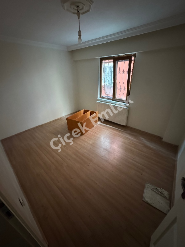 Yeşilpınar'da 2+1 Giriş Altı Kot 1 Yeni Bina'da Kiralık Daire