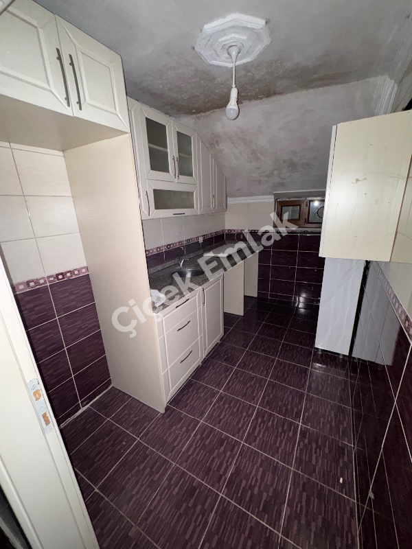 Yeşilpınar'da 2+1 Giriş Altı Kot 1 Yeni Bina'da Kiralık Daire