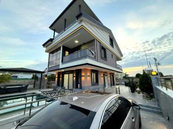 Didim'de 310 Metre Kare Arsa Üzerinde Satılık 5+1 Villa